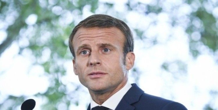 ​Macron'a sert tepki, 'Sarayında saklanma'