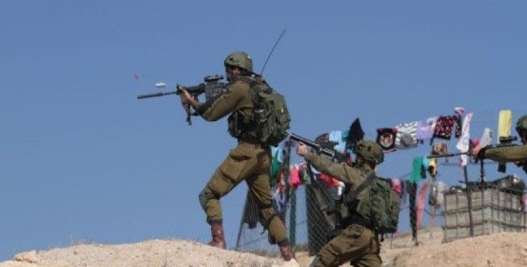 İsrail askerleri Gazze sınırında 17 Filistinliyi yaraladı