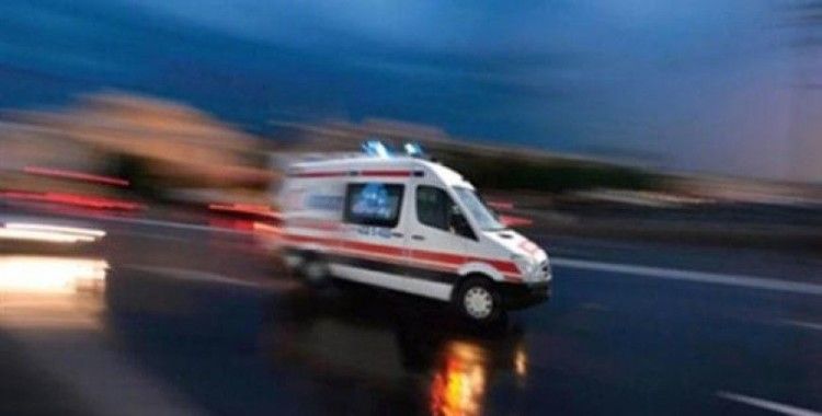 Antalya'da trafik kazası, 2 ölü, 4 yaralı