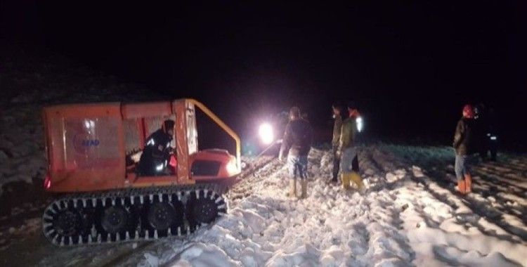 Burdur'da karda mahsur kalan 8 işçi kurtarıldı