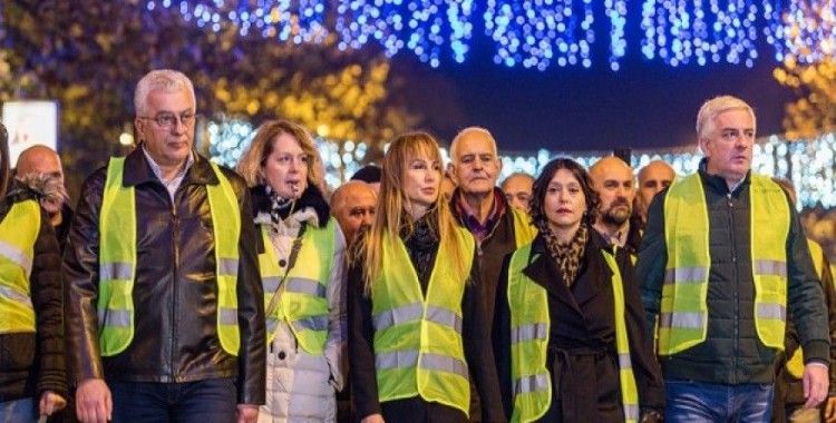 Karadağ'da sarı yelekli protesto