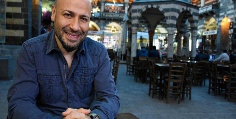 Yazar Kahraman Tazeoğlu trafik kazası geçirdi
