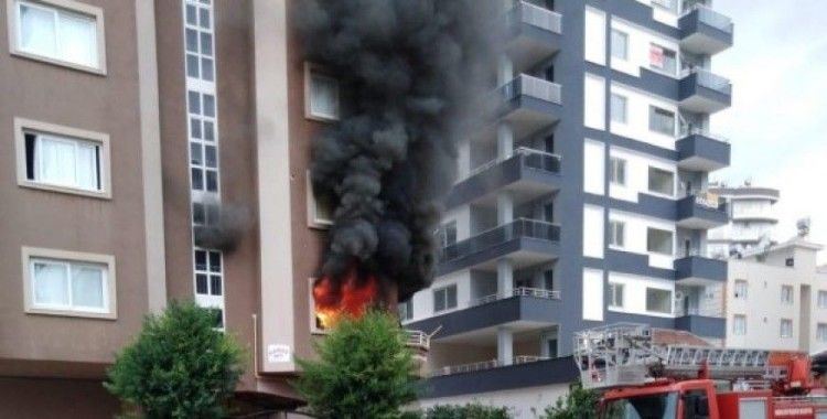 Mersin'de evde çıkan yangın korkuttu