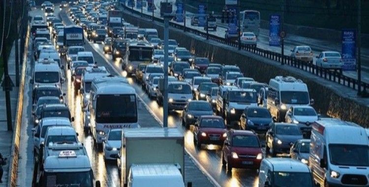 İZBAN'daki grev trafik yoğunluğunu artırdı