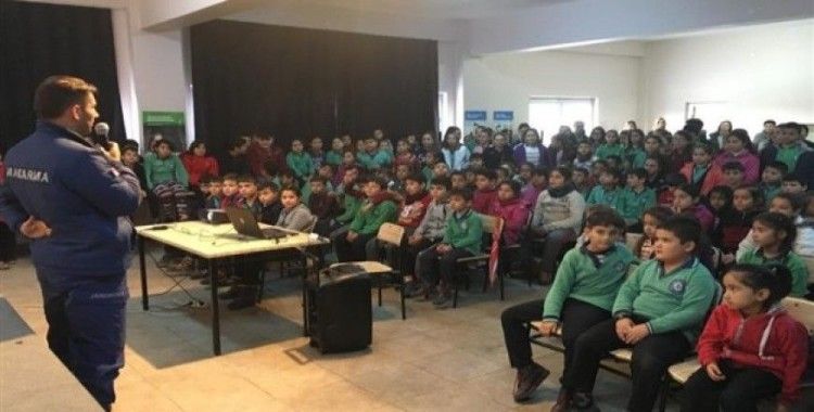 Alaşehir'de jandarmadan öğrencilere trafik eğitimi