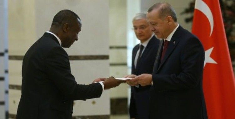 Cumhurbaşkanı Erdoğan Kamerun Büyükelçisini kabul etti