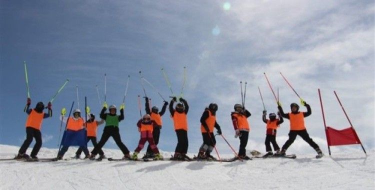 Hakkâri'de kayak sezonu açılıyor
