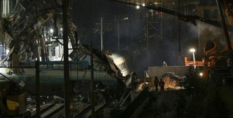 ​Ankara'daki YHT kazasında enkaz kaldırma çalışmaları sürüyor
