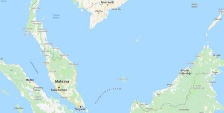 Malezya açıklarında yük gemisinde patlama, 6 yaralı
