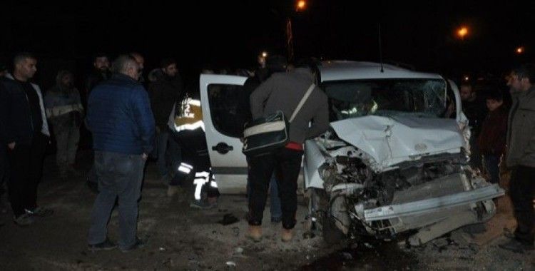 Yüksekova'da trafik kazası, 1 yaralı