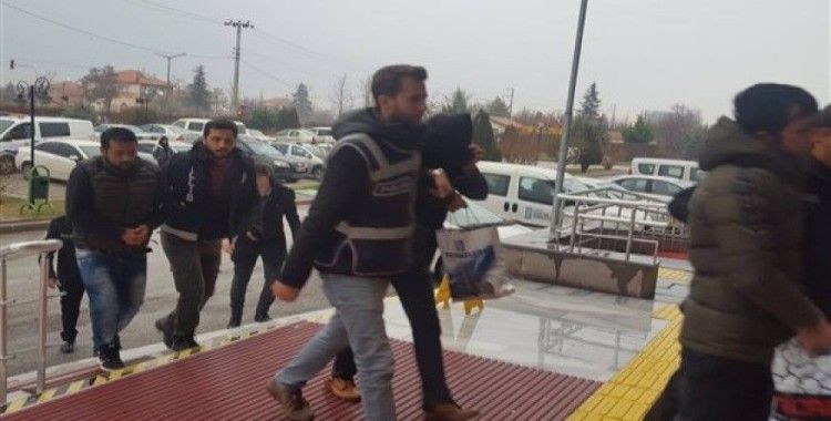 Konya'da uyuşturucu operasyonu şüphelileri adliyede