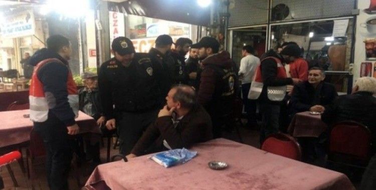 İstanbul polisi okul çevrelerini didik didik aradı
