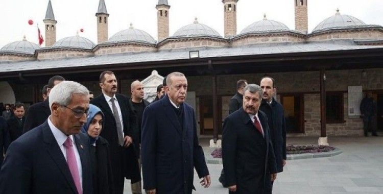 ​Cumhurbaşkanı Erdoğan Mevlana Türbesi'ni ziyaret etti