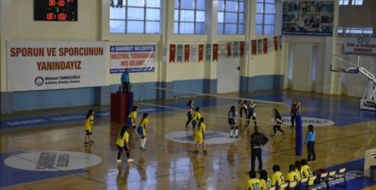 Şahinbey’de voleybol turnuvası başladı
