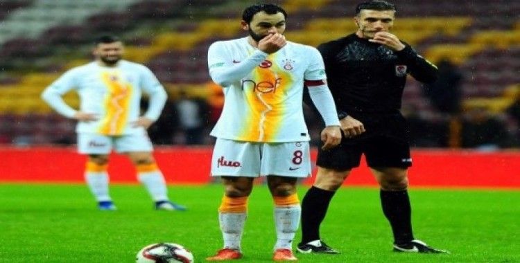 Selçuk İnan Galatasaray forması ile 300. maçına çıktı