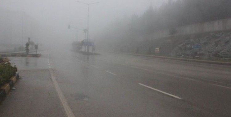 Suriye sınırındaki Kilis'te sis etkili oldu