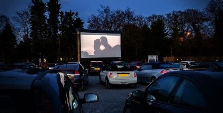En uzun gecede ’arabalı sinema’ keyfi