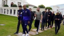 Cuma Namazı çıkışı Fenerbahçeli futbolculara yoğun ilgi