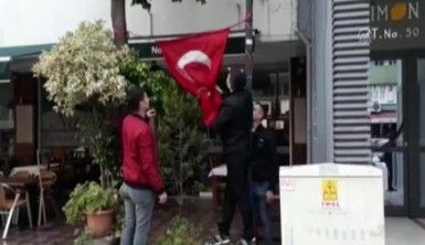 Mehmetçik'in 'bayrak' hassasiyeti