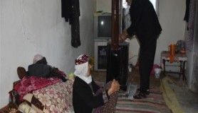 Kardeşini el arabasıyla taşıyan dedeye Bakanlık sahip çıktı 