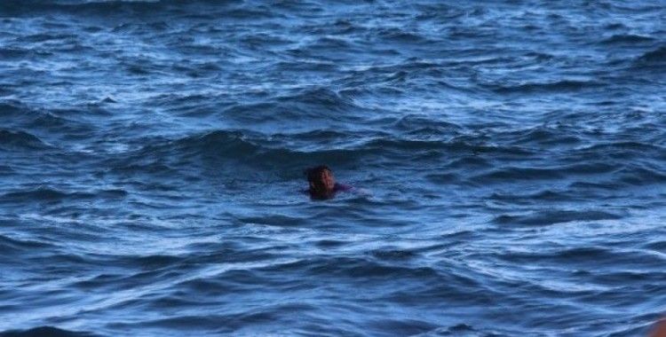 Psikolojik tedavi gören kadın Karadeniz’in buz gibi sularına atladı