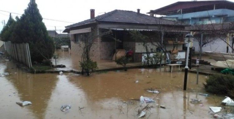 İzmir’de şiddetli yağış raporu: 1 aylık yağmur 3 günde geldi