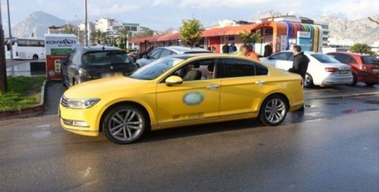 Antalya’da ticari taksilere yönelik denetim