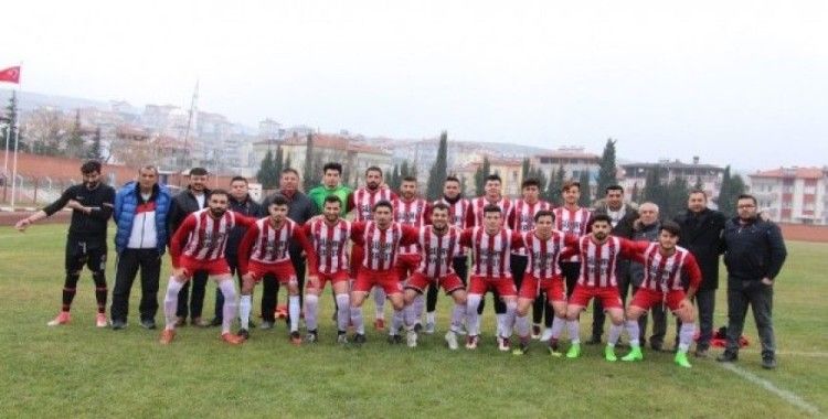 10 kişi kalan Kulaspor, Salihli Poyrazspor’a gol yağdırdı