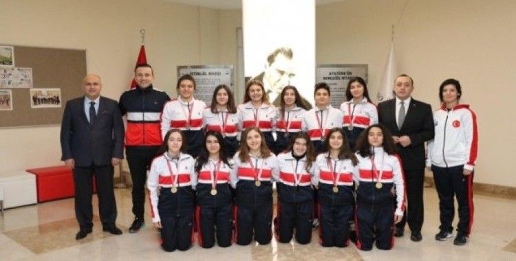 SANKO Okulları Genç Kız Basketbol Takımı Türkiye yarı finallerinde