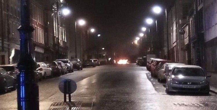 Kuzey İrlanda’da bomba yüklü araç patladı