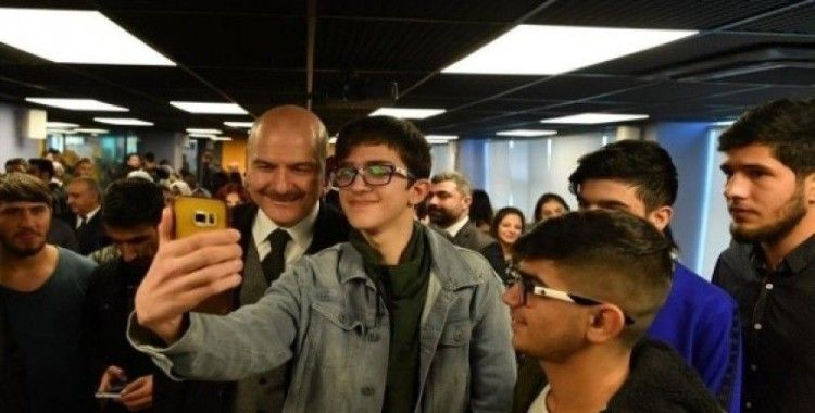 İçişleri Bakanı Soylu, Mardin’de gençlerle bir araya geldi
