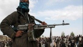 Taliban askeri üsse saldırdı: 100'den fazla ölü var