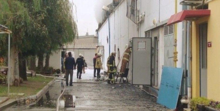 Çiğli'deki korkutan fabrika yangını kontrol altında