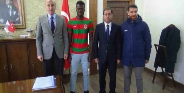 Senegalli futbolcu Kulp’a transfer oldu
