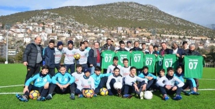 Cevizli Spor U 16 takımı Akseki’de kampa girdi