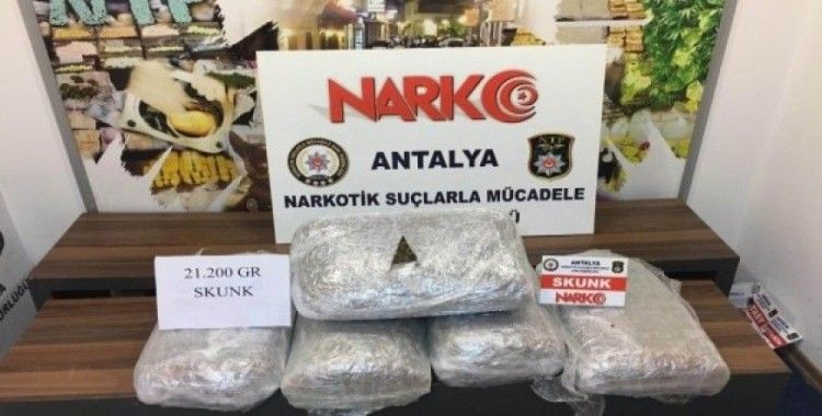 Antalya’da uyuşturucu operasyonuna 26 tutuklama