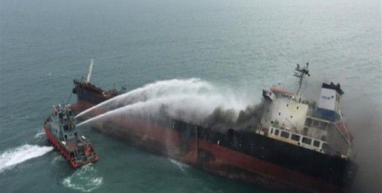 Kerç Boğazı'ndaki gemi yangınında umutlar tükeniyor