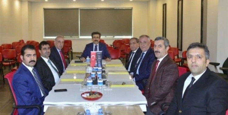 Vali Güzeloğlu, Tekstil OSB Yönetim Kurulu toplantısı'na başkanlık etti