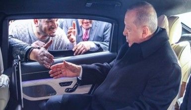 Cumhurbaşkanı Erdoğan, minibüsçülerle sohbet etti