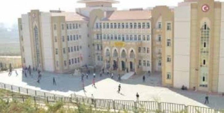 İstanbul'un yeni merkezi olan Başakşehir'de rutubetli okullar 