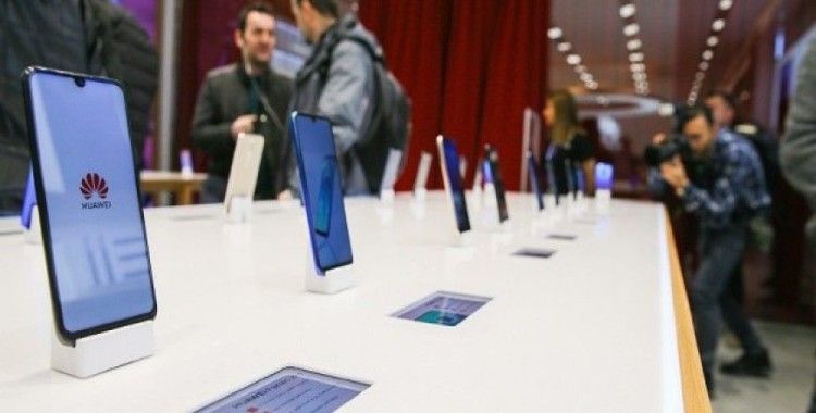 Huawei Türkiye'deki ilk deneyim mağazasını İzmir'de açtı