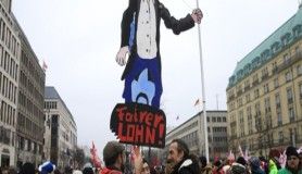 Almanya'da kamu çalışanları 'uyarı grevi' yaptı