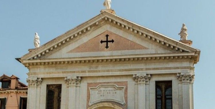 Vatikan'ın Fransa elçisine cinsel taciz soruşturması