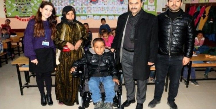 Şanlıurfalı küçük Ahmet’in tekerlekli sandalye sevinci