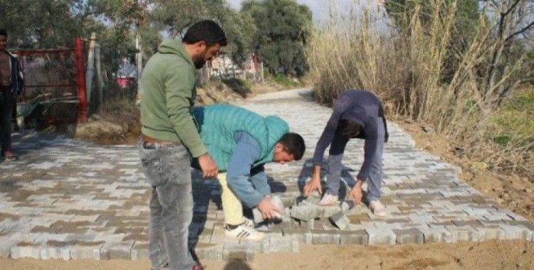 Nazilli Belediyesi Arslanlı’da yol çalışmalarına devam ediyor