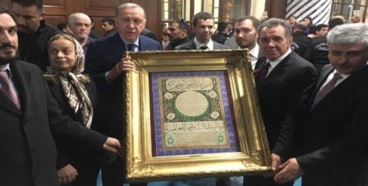 Cumhurbaşkanı Erdoğan İskenderun’da Kuranı Kerim okudu