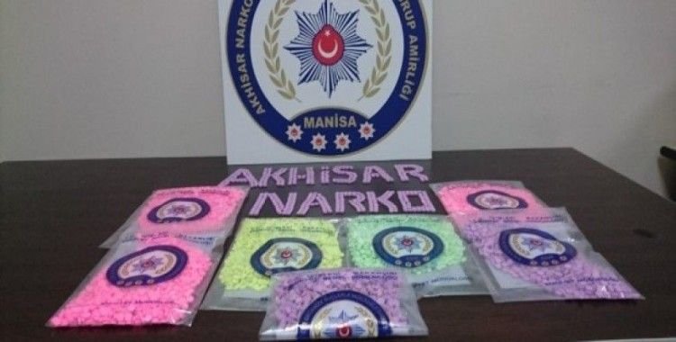 Akhisar’da uyuşturucudan gözaltına alınan 2 kişi tutuklandı