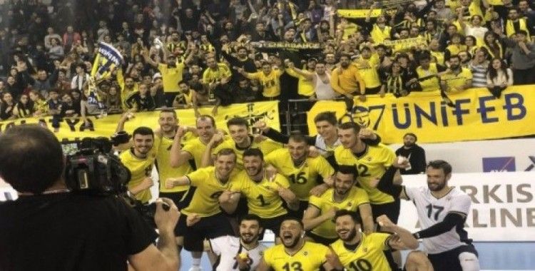 AXA Sigorta Erkekler Kupa Voley: Halkbank: 1 - Fenerbahçe: 3