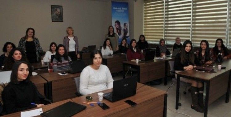 Gaziantep’te "Geleceği Yazan Kadınlar" Projesi Başladı