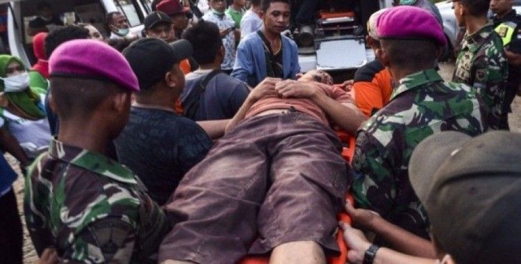 Endonezya'da ölü sayısı 104'e yükseldi